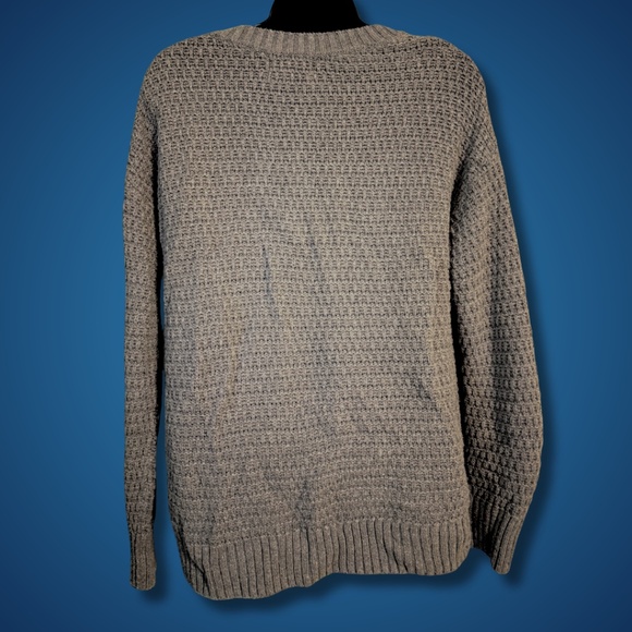 Old Navy Cable Knit Sweater - Cozy Classic Comfort! - Picture 2 of 5